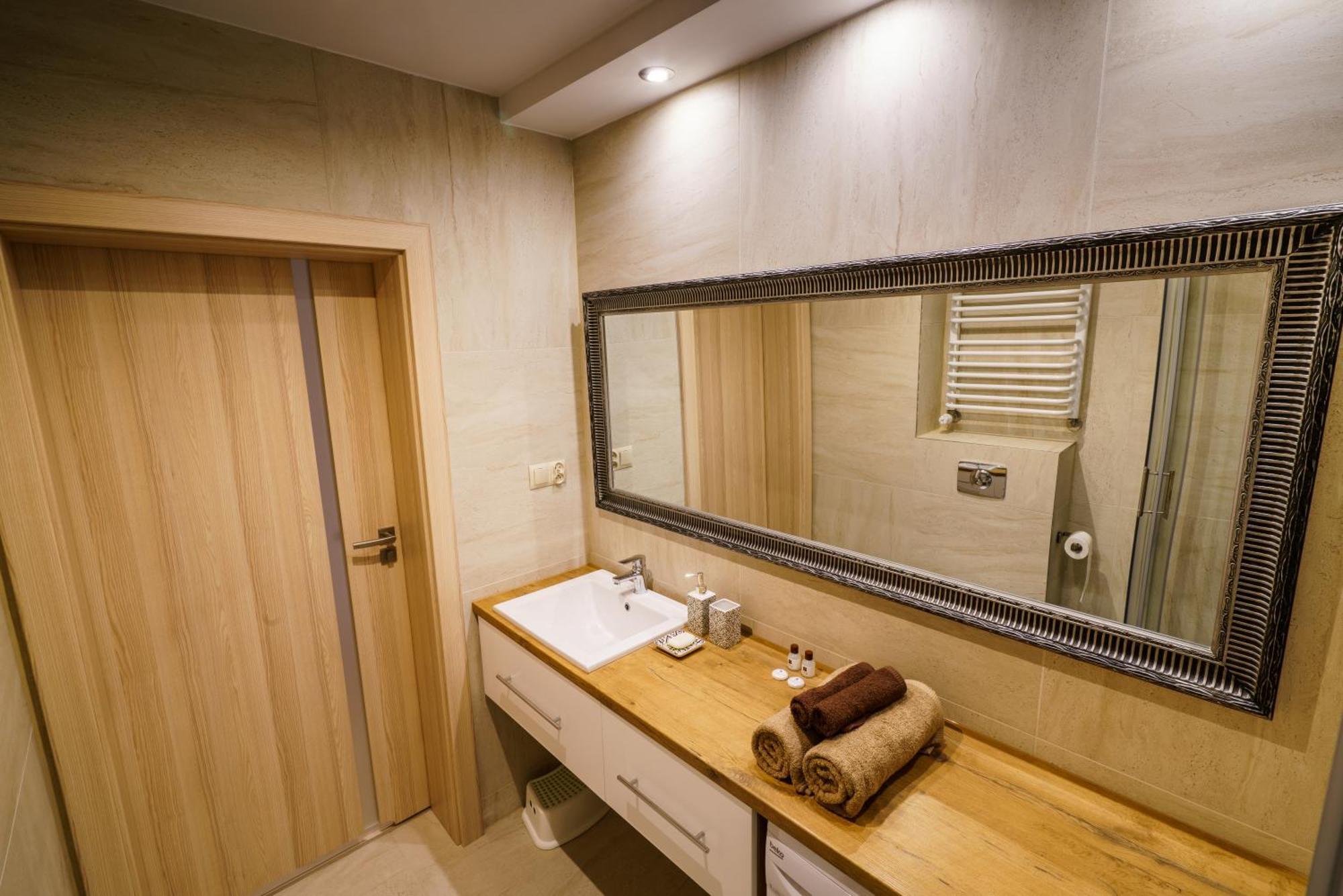 Apartament Z Tarasem Kielce Esterno foto